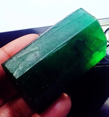 Pedra preciosa solta natural esmeralda áspera 350+ quilates certificada - Imagem 1 de 4