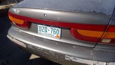 2000-2002 Saturn Sl2 Center Tail Light Oem Middle Brake Lamp Lid Mounted Trunk - Image 1 of 4