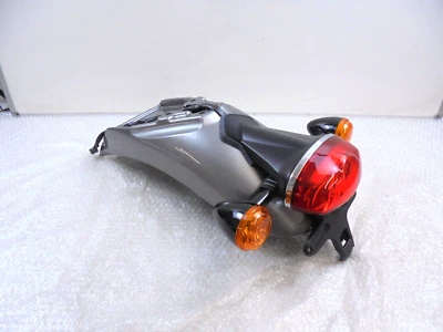 Triumph Thruxton R 1200 Silver Rear Fender, Taillight, Indicator Unit T2304679MP - Imagem 1 de 4