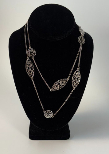 VETEMENTS Collana moda tono argento fili lunghi con delicate perline dettagliate filigrana