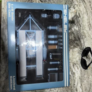 GMP Shelby Transporter & Shop Set Scale 1;18 - Picture 1 of 4