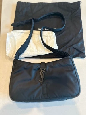 Saint Laurent - YSL NUEVO Bolso de Hombro / Bandolera Le 5 À 7 Negro Nylon Foto 1 de 4