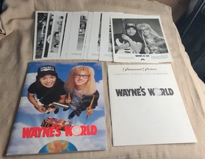 Official Movie Press Kit for WAYNE'S WORLD starring Mike Myers and Dana Carvey - Imagen 1 de 5