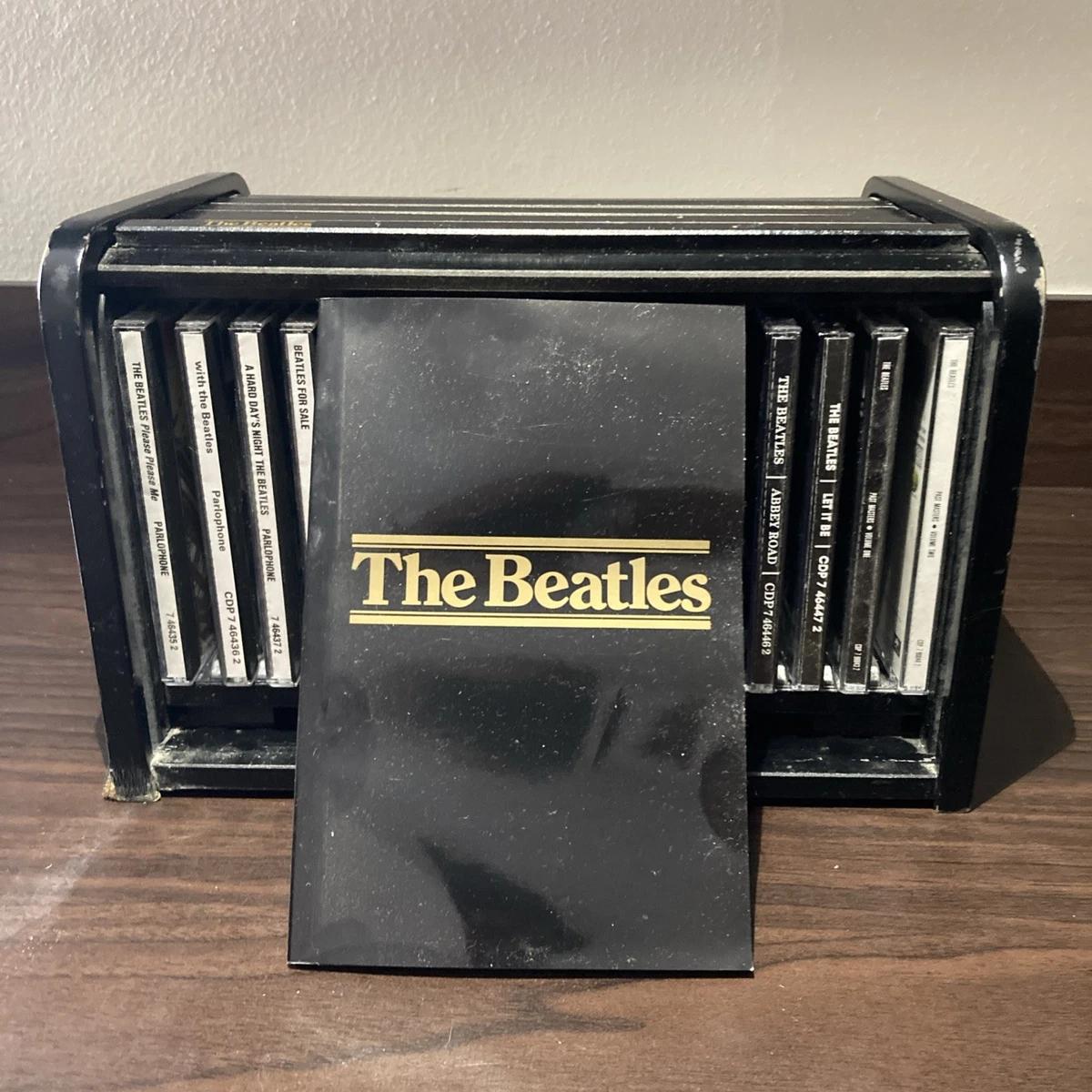 ビートルズCDとフィギュアセット 箱入り ビートルズCDとフィギュア