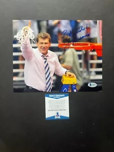 ¡Geno Auriemma raro! Foto firmada autografiada de Connecticut 8x10 Beckett BAS Certificado de Autenticidad - Imagen 1 de 1