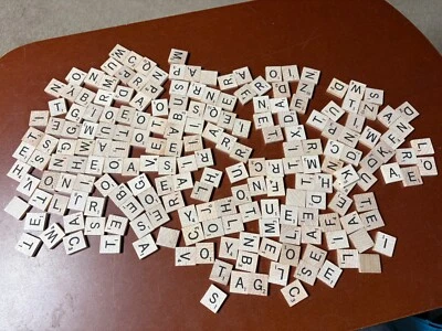 Lote de 200 azulejos vintage de madeira Scrabble para artesanato - Imagem 1 de 3