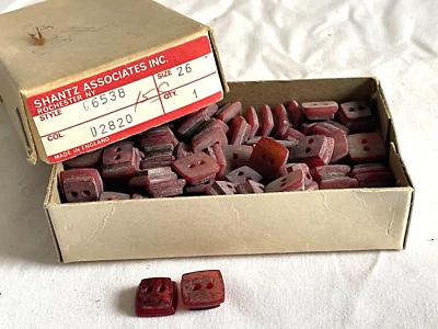 136 VINTAGE SHANTZ ASSOC RED PLASTIC BUTTONS ENGLAND  - FREE SHIP - Image 1 of 3