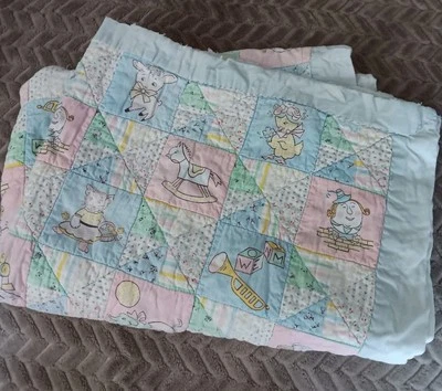 Edredón bebé hecho a mano de colección cordero vacío pato caballo gato necesita reparación leer descripción Foto 1 de 4