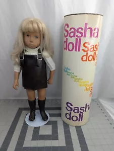 Gotz Sasha London Doll Gold Wrist Tag Tube - Imagen 1 de 12