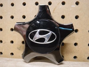 Hyundai Veloster 52960-2V000 OEM Center Wheel Hub Cap Rim Cover Star 70813 BLACK - Picture 1 of 5