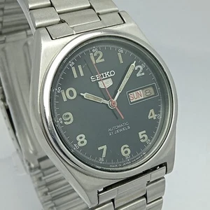Seiko 5 Automatic 7019-8180 Day/Date Vintage Men’s Military Watch - Picture 1 of 9