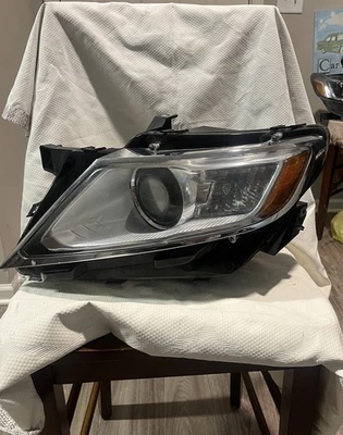 Faro izquierdo del conductor Lincoln MKX 2011-2015 xenón adaptable AFS HID Foto 1 de 4