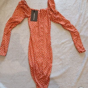 Prettylittlething Ruched Polkadot Dress Size 4 - Picture 1 of 3