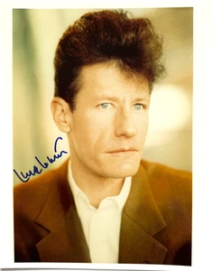 LYLE LOVETT COUNTRY MUSIC STAR AUTHENTIC ORIGINAL HAND SIGNED PHOTOGRAPH - Picture 1 of 2