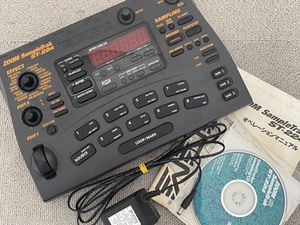 Zoom SampleTrak ST-224 Phrase Sampler Lo-Fi Groovebox mit FX und MIDI getestet - Bild 1 von 24