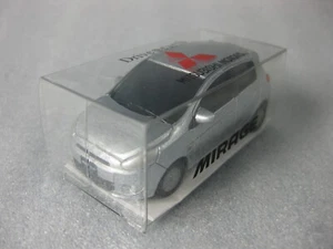 Coche diecast tracción trasera Mitsubishi Mirage Colt plata 2012 1:64 promoción nuevo en caja - Imagen 1 de 1
