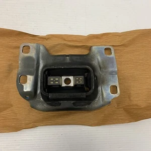 Genuine Ford Transmission Gearbox Mount Housing 1801351 - Picture 1 of 3