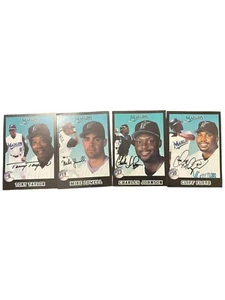 Lote de fotos autógrafas de los Marlins de Florida Mike Lowell Charles Johnson Cliff Floyd Ton - Imagen 1 de 3