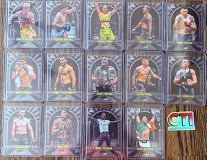EN MANO - 2024 TOPPS UFC NYC CARTAS COLECCIONABLES - TÚ ELIGES - CONOR KHABIB OLIVEIRA - Imagen 1 de 2