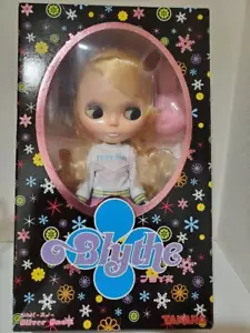 Neo Blythe Silver Snow Takara Tomy Shop Limited Girl Toy Figure UnopenedJP - Picture 1 of 3