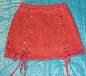 HONEY PUNCH GRÖSSE SMALL Schnürung vorne hohe Taille 14" KURZER Rock weich rot samtig  - Bild 1 von 11