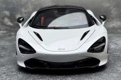 1/18 Autoart Mclaren 720S Silica White 76069 - Image 1 of 4