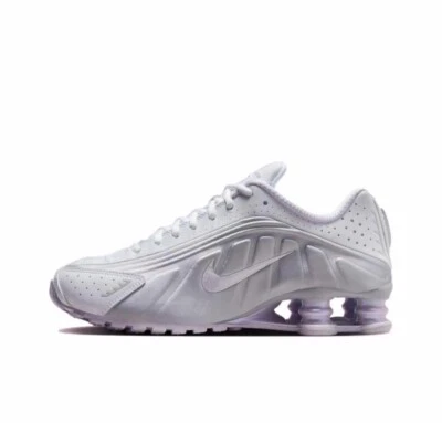 Nike Shox R4 Blanco y Metálico Platino Violeta Púrpura HF5076-100 Mujeres Tallas Foto 1 de 4
