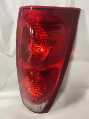 Задний фонарь в сборе пассажирский CHEVY AVALANCHE 1500 02-06 - Изображение 1 из 4