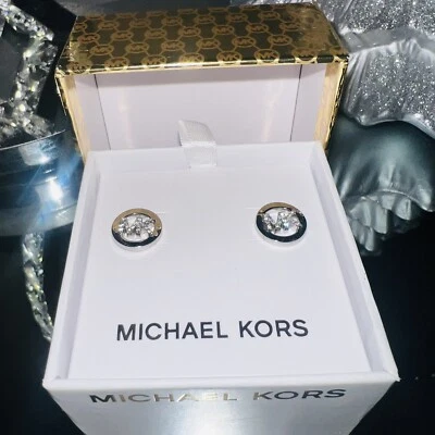 MICHAEL KORS ARETES MONOGRAMA PAVÉ CRISTAL TONO PLATA PRECIO DE VENTA SUGERIDO POR EL FABRICANTE 85,00 $ NUEVOS EN CAJA Foto 1 de 4