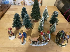 Vtg  9  Mini Christmas Bottle Brush Tree Mix 4 resin figures - Picture 1 of 2