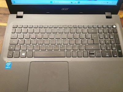 Laptop Acer Aspire E5-573 I3 Prozessor 500gb Ssd Win. 11 - Bild 1 von 4