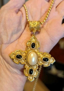 Vintage Craft Gem-craft Gold Black And Pearl Maltese Necklace  - Picture 1 of 3