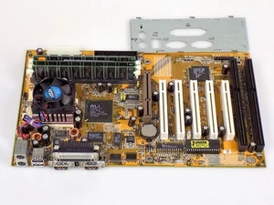 Mainboard CPU RAM Retro Bundle: Gigabyte GA-5AX / AMD K6-2 450Mhz / 256MB SDRAM - Bild 1 von 1