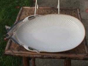 Art Deco Fluted Sardine Serving Dish with Two Hand Painted Sardines, Vintage A1 - Picture 1 of 9