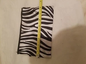 Zebra Stift/Federmäppchen KAT Radierer Halter, zwei Bücher & Vintage Handnähen  - Bild 1 von 15