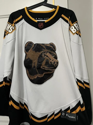 Boston Bruins 2022-23 Fanactics Reverse Retro 2.0 Men's NHL Hockey Jersey Cover