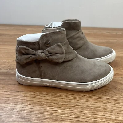 Nine West Niños Amy Arco Retorcido Cremallera Bota Zapatilla Taupe Niña Grande Talla 1 NUEVO Foto 1 de 4