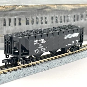 Con-Cor 1652U Norfolk Southern 3 Bay Open Hopper Coal Load NW 38420 N Scale - Picture 1 of 8