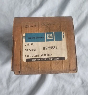 Комплект задних нижних шаровых шарниров GM 1985-1999 Buick Cadillac Oldsmobile Pontiac 9769581 - Изображение 1 из 3