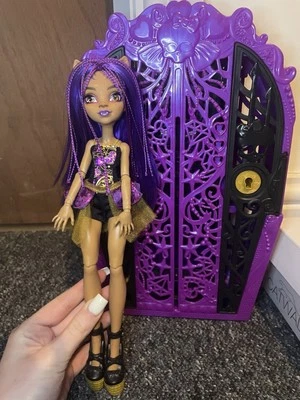 Monster High Clawdeen Wolf Fashion Doll with Accessories and Stand - Image 1 of 4