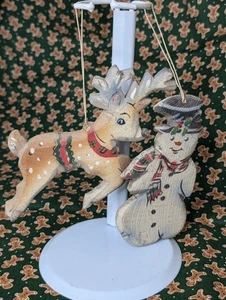 Vintage handbemalte Holz Ornamente Schneemann und Rentier Weihnachten Urlaub... - Bild 1 von 10