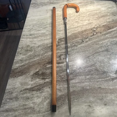 Caña Vintage Roble Daga Oculta Secreta Cerradura Giratoria Excelente Estado Bonita Pieza Foto 1 de 4