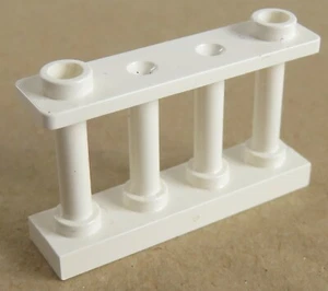 LEGO - Mandrino - Recinzione / Recinzione Mandrino 1x4x2 (2 pezzi), bianco #30055 - Foto 1 di 1