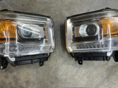 Faros LED GMC Sierra 2014-2018 en stock con giro como nuevos Foto 1 de 4