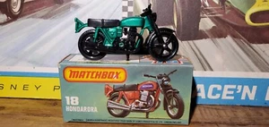MATCHBOX SUPERFAST #18 HONDARORA MOTORCYCLE, METALLIC GREEN, BLACK MOTOR *MINT* - Picture 1 of 12