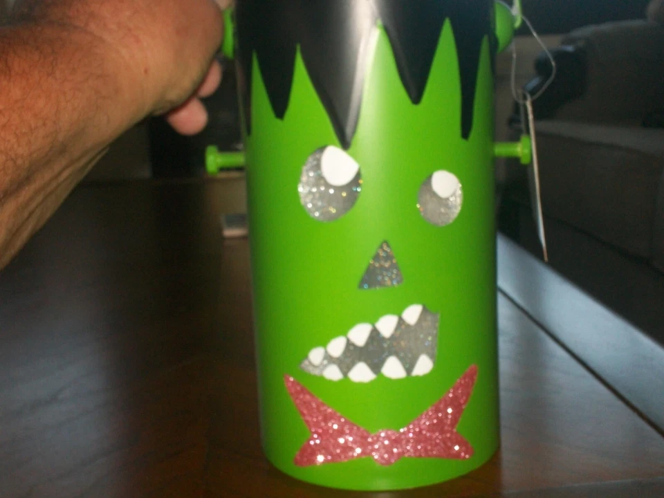 NOVA LANTERNA LED METAL ESTANHO HALLOWEEN JACK-O-LANTERNA LUZES FACIAIS MONSTRO FRANKSTI - Imagem 1 de 4