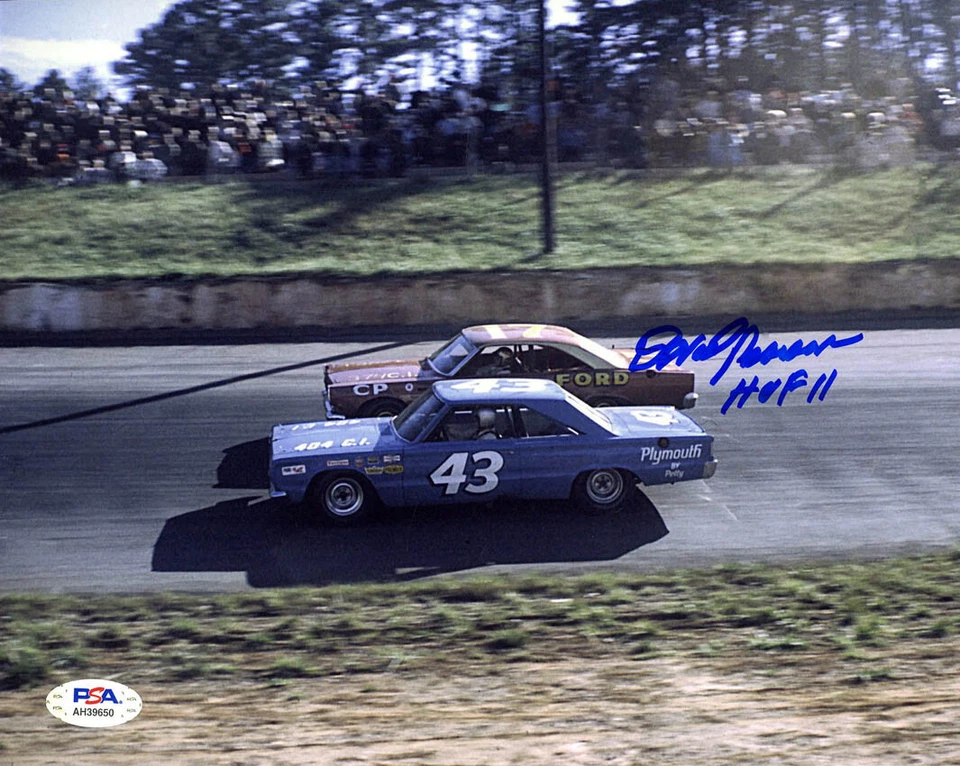 David Pearson SIGNED 8x10 Petty + HOF 11 NASCAR LEGEND PSA/DNA AUTOGRAPHED PHOTO - Image 1 of 1