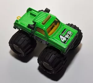 Majorette N° 2015 2012 Chevrolet Blazer 4x4 Monster Truck verde scala 1:62 - Foto 1 di 7