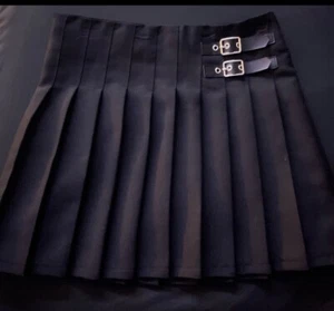 Black, Pleated Skirt 7/9 No Boundaries Daria style 90’s punk vibe faux Buckles - Picture 1 of 8