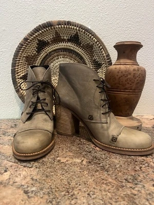 Botines de cuero con cordones desgastados tostados 9 Grandma Core Boho Western Foto 1 de 4